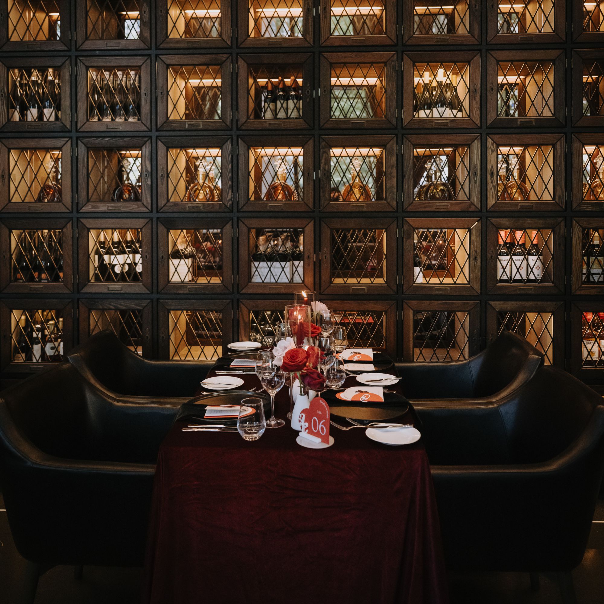 Intimate wedding reception table at Acquafarina
