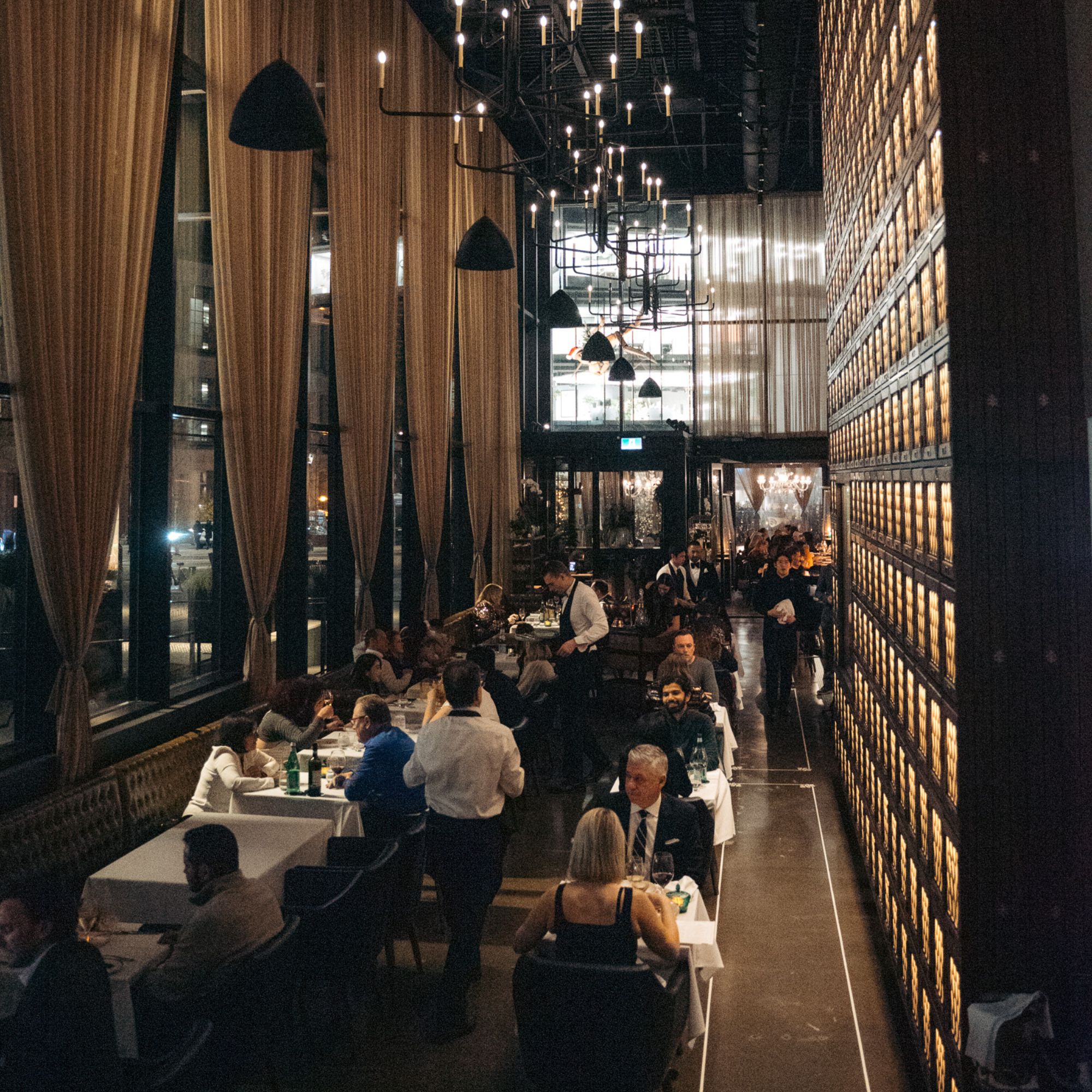 Acquafarina dining room hosting an evening corporate event